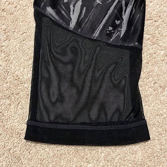 MONDETTA Size Large Capri Leggings - Picture 3 of 7